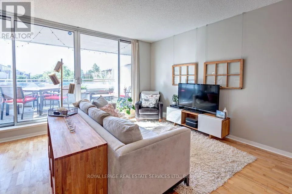 210 - 301 MARKHAM STREET