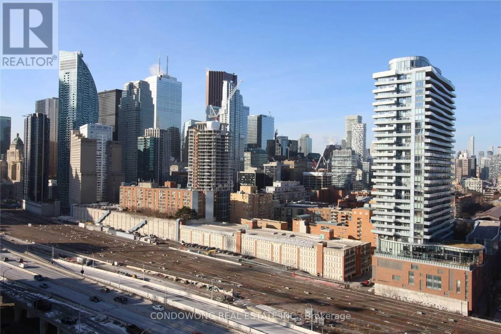 1610 - 15 LOWER JARVIS STREET