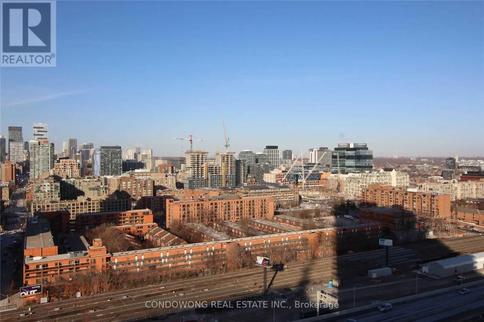 1610 - 15 LOWER JARVIS STREET