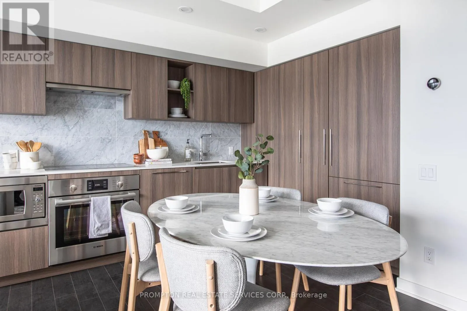 2502 - 17 BATHURST STREET