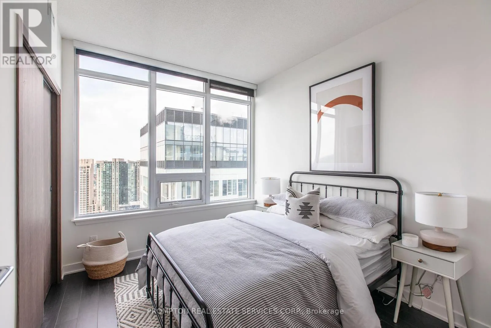 2502 - 17 BATHURST STREET