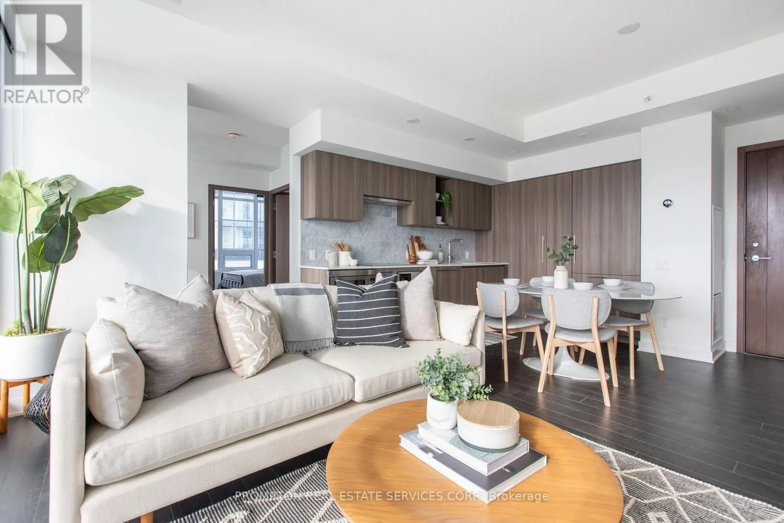 2502 - 17 BATHURST STREET