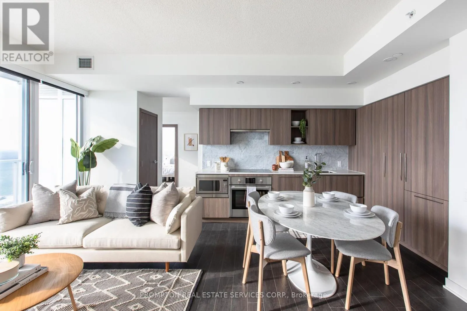 2502 - 17 BATHURST STREET
