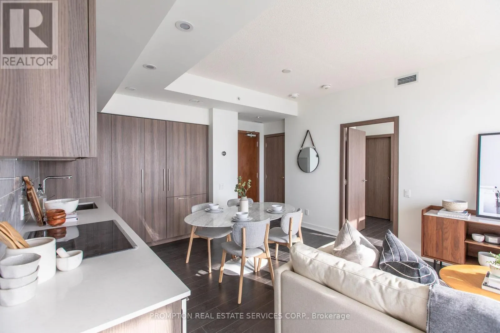 2502 - 17 BATHURST STREET