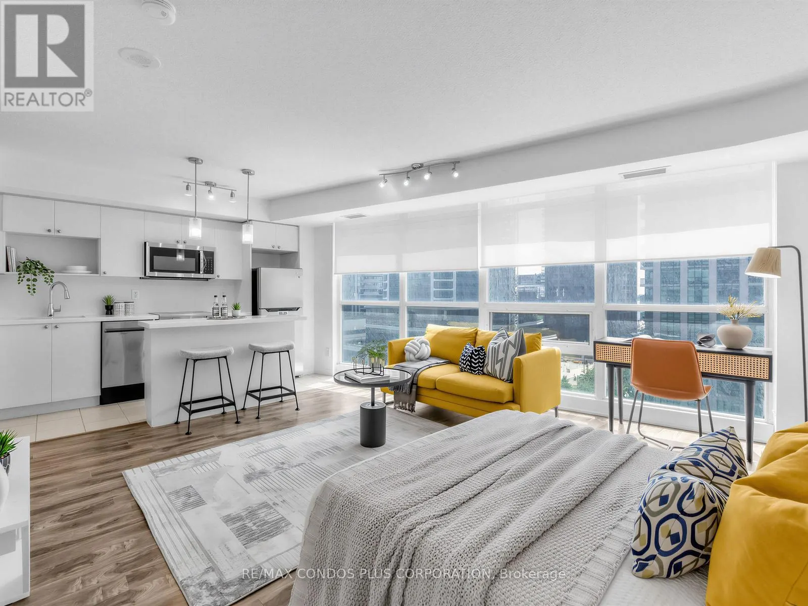 1012 - 18 YONGE STREET