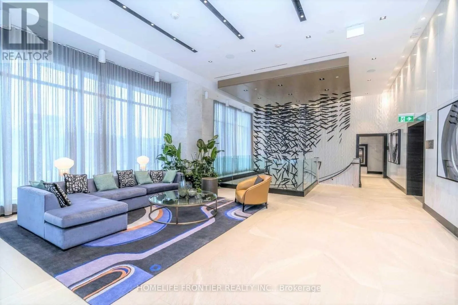 912 - 1 EDGEWATER DRIVE