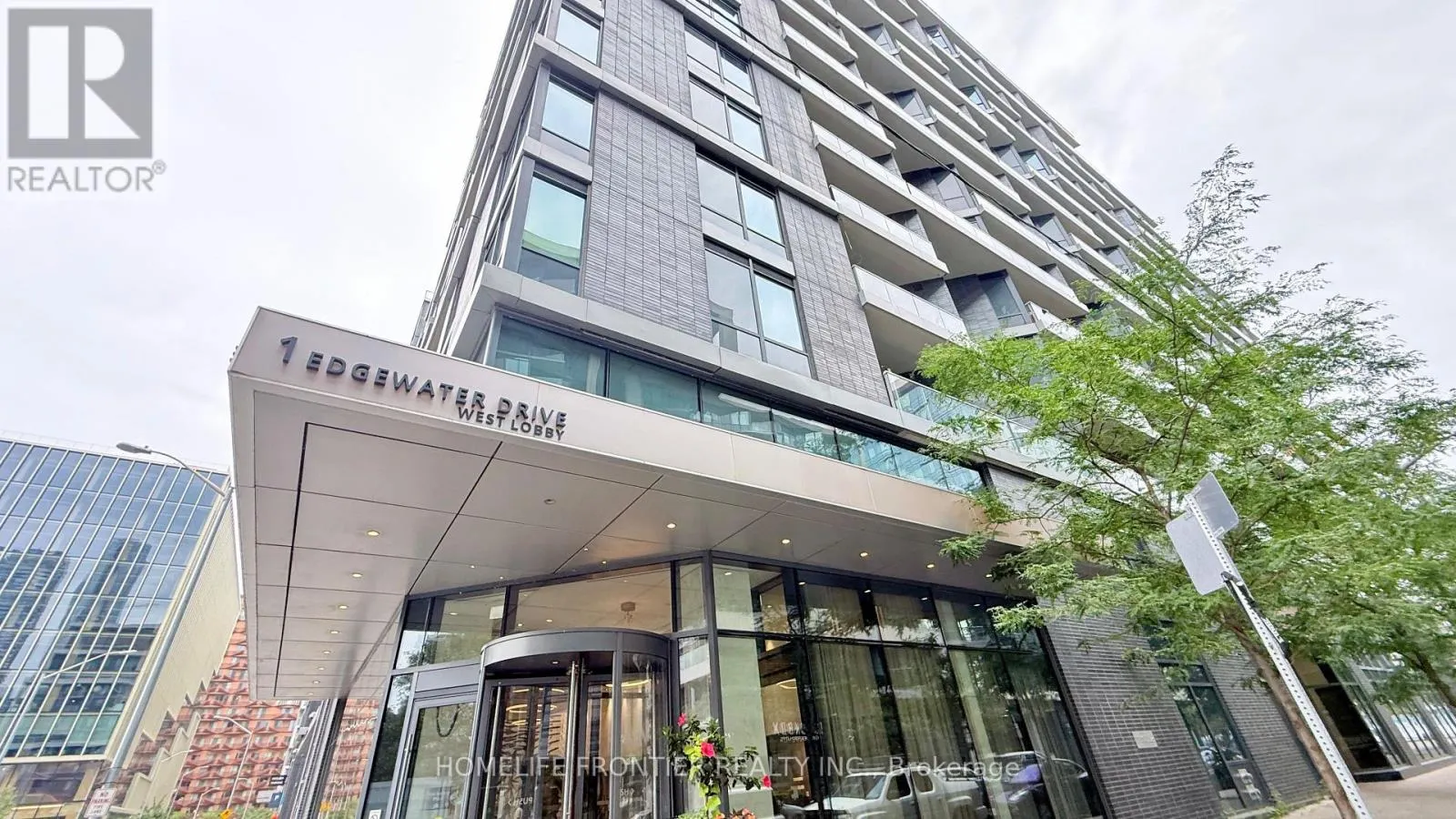 912 - 1 EDGEWATER DRIVE