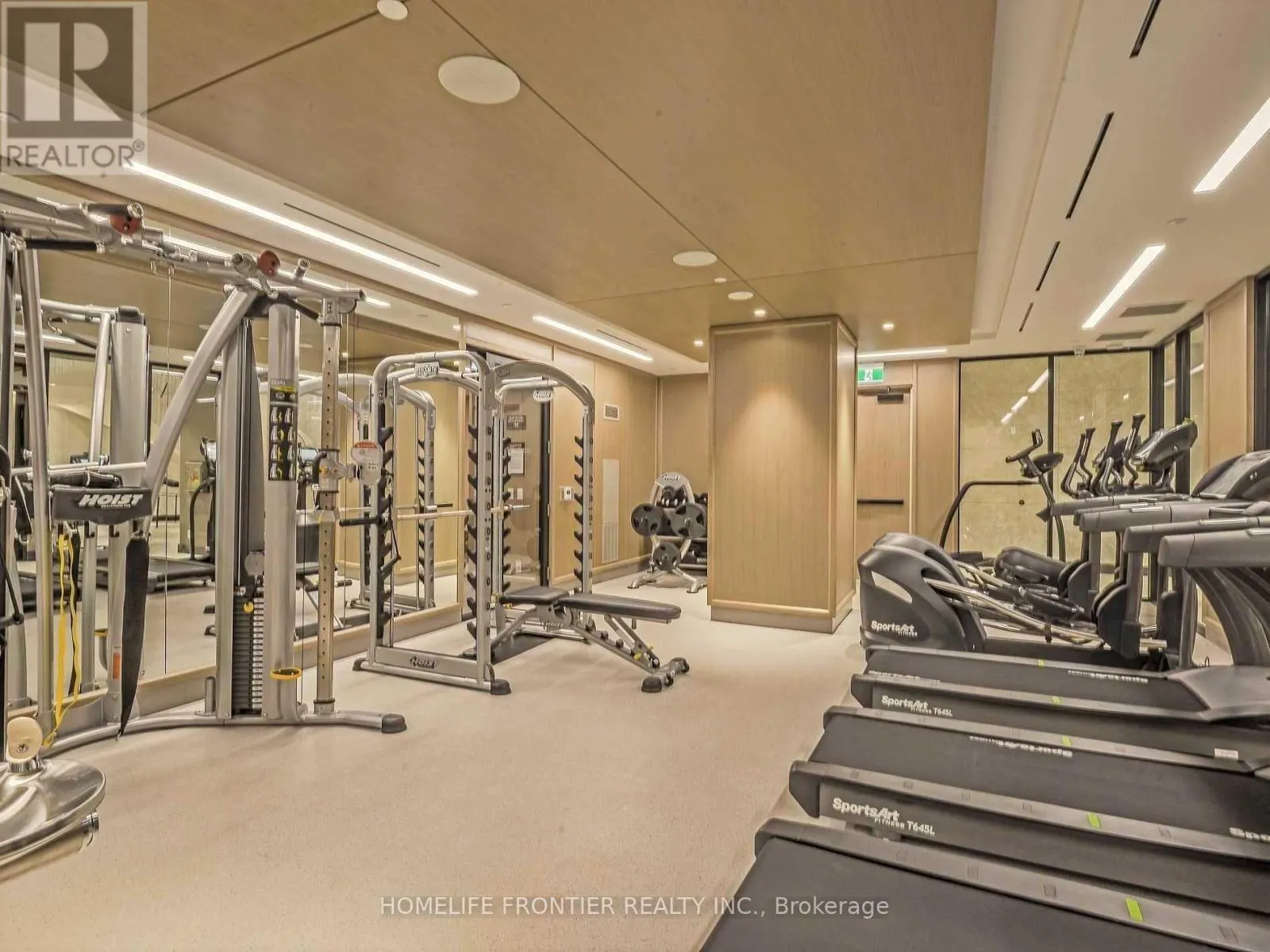 912 - 1 EDGEWATER DRIVE
