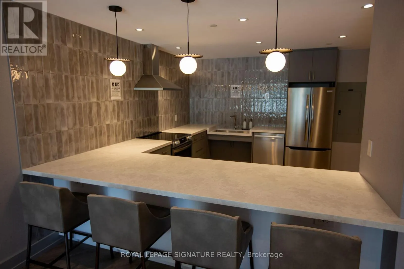 510 - 218 QUEENS QUAY W