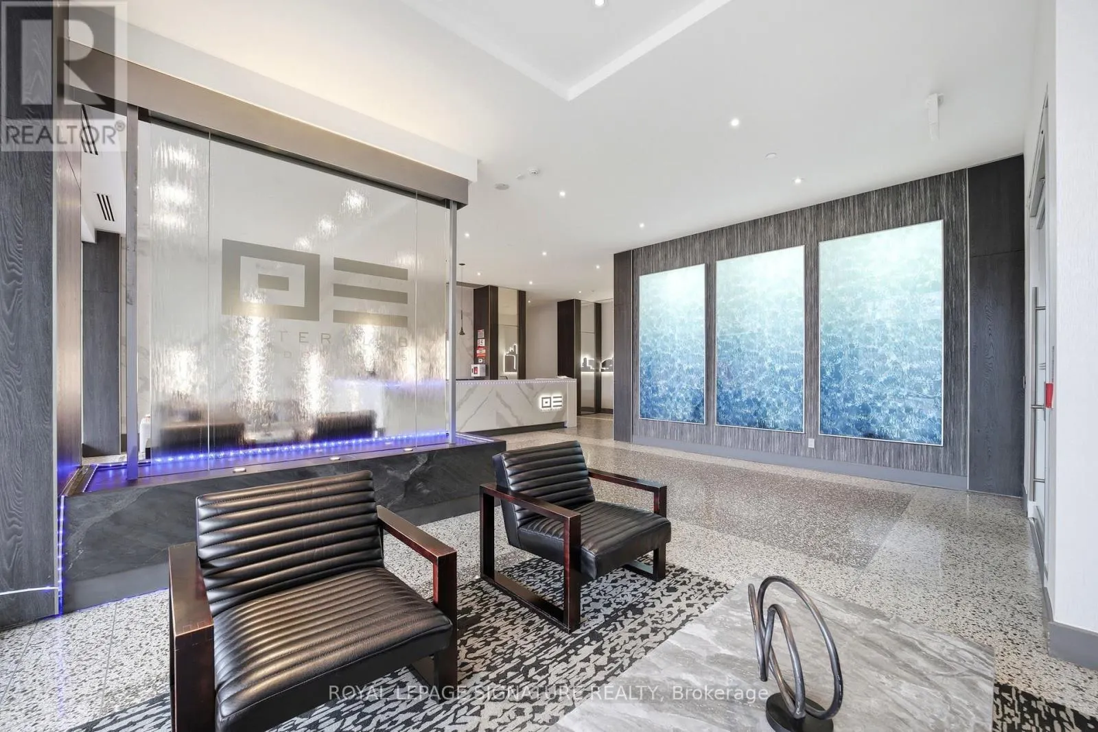 510 - 218 QUEENS QUAY W