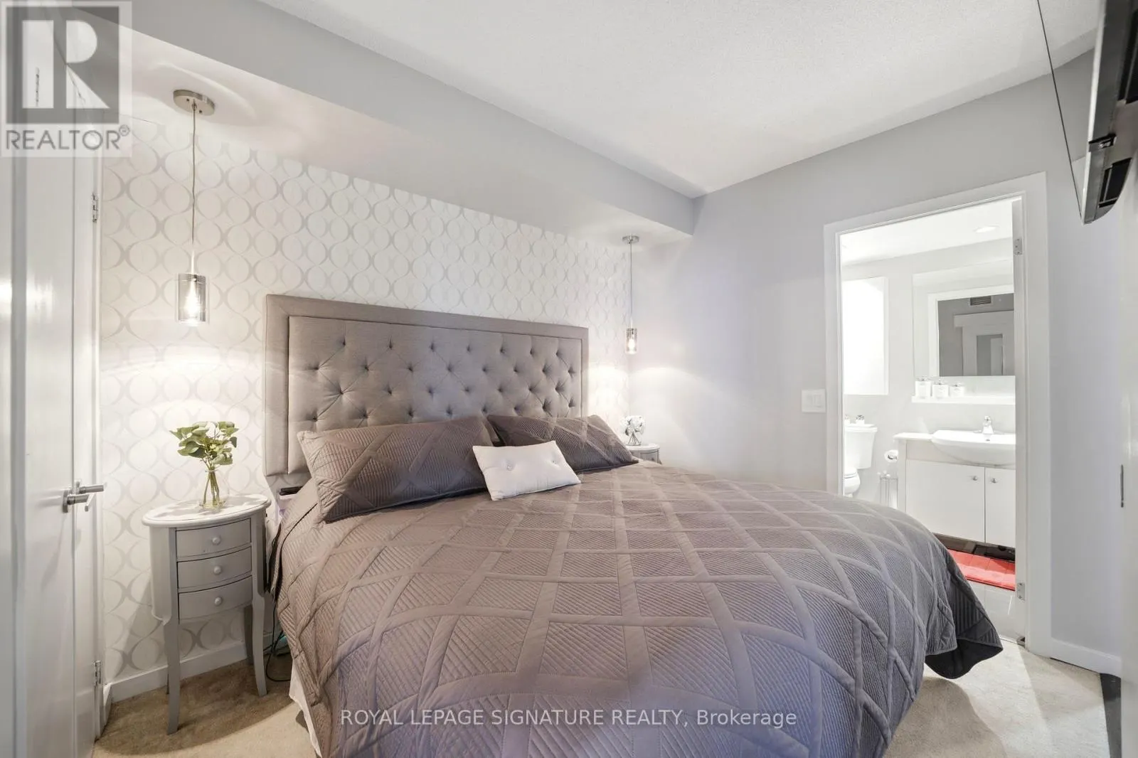 510 - 218 QUEENS QUAY W