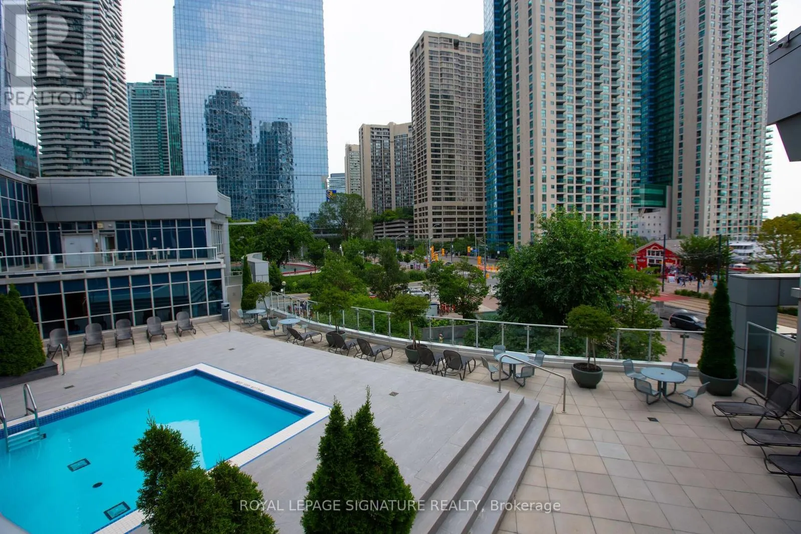 510 - 218 QUEENS QUAY W