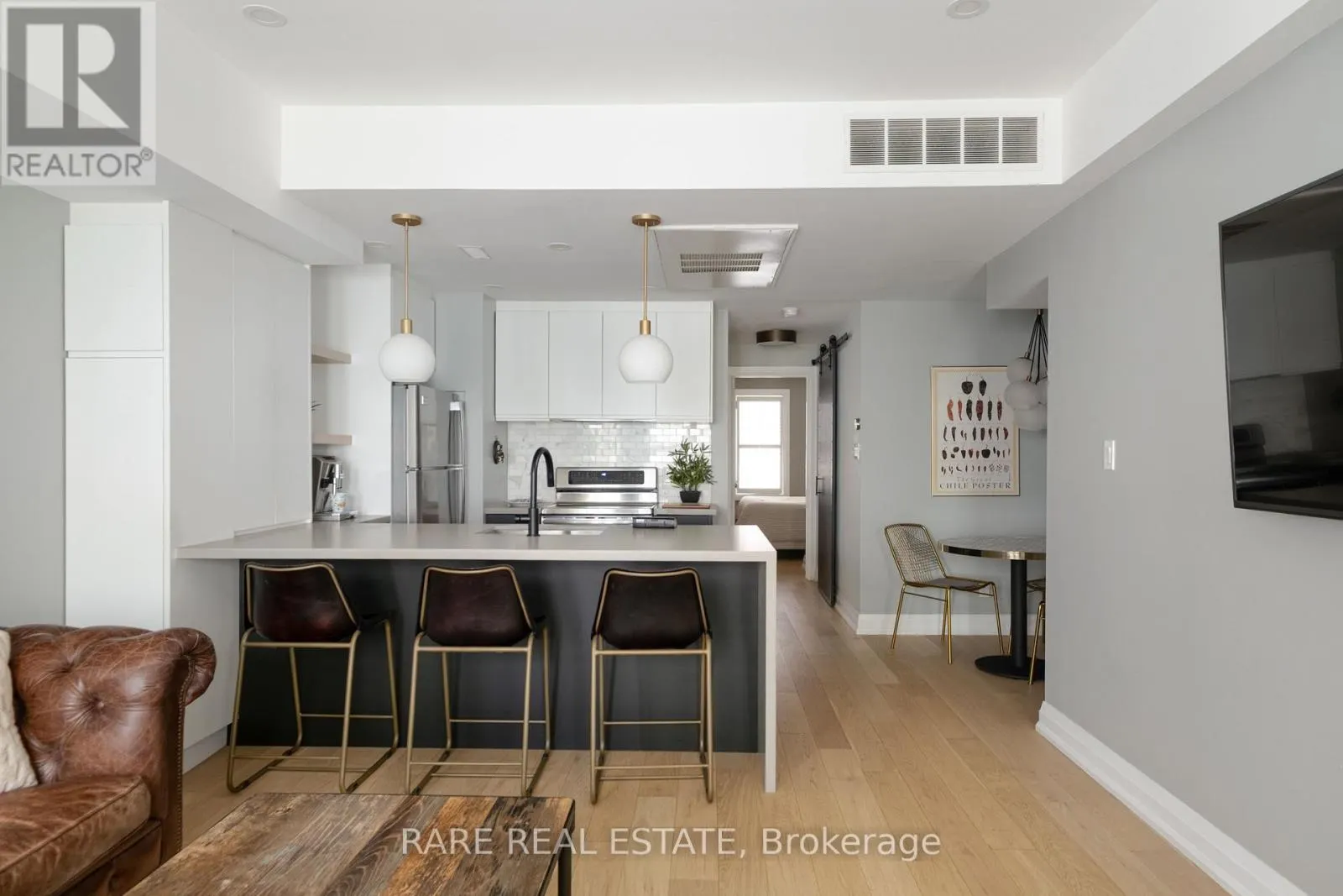 21 - 11 NIAGARA STREET