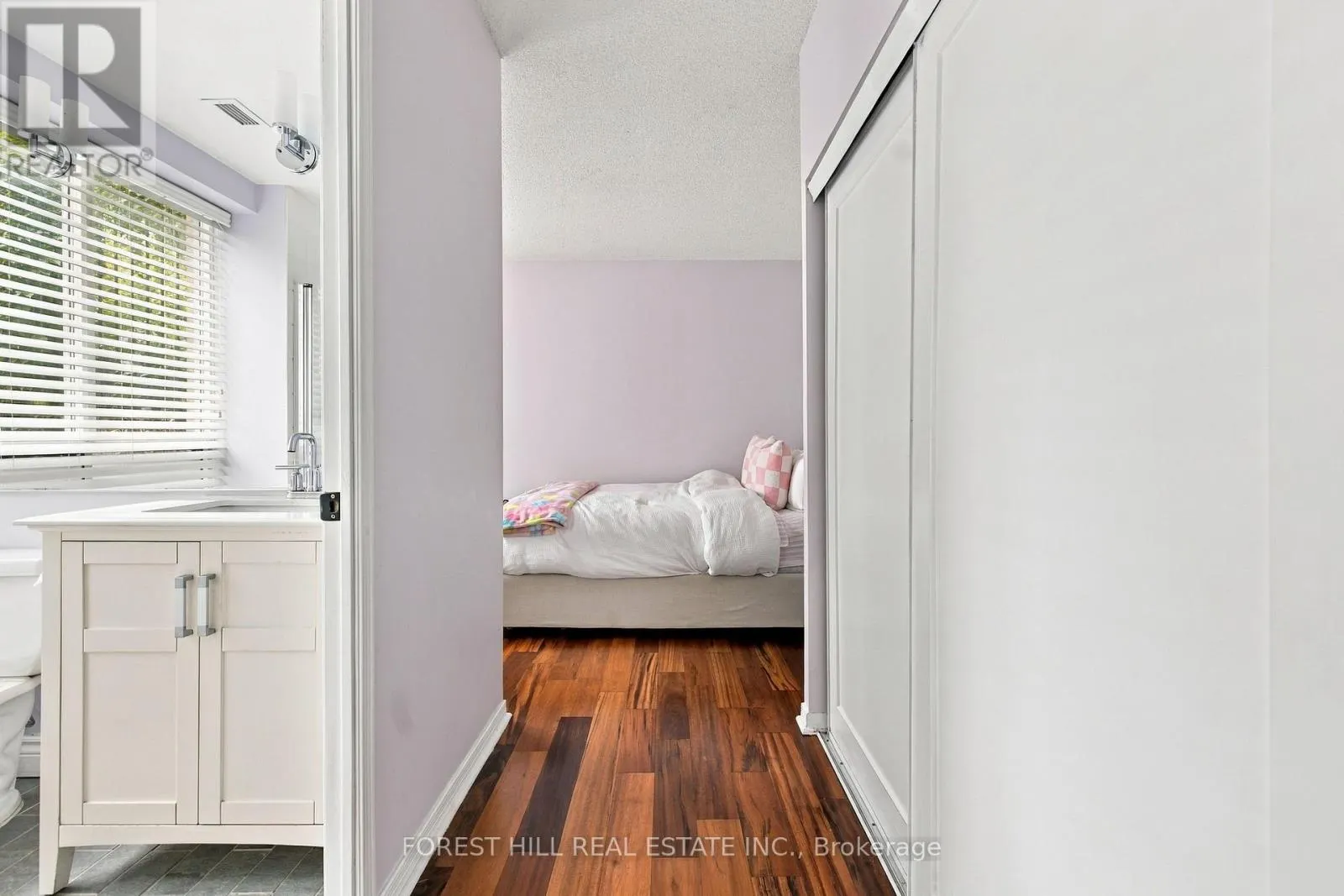 229 - 109 FRONT STREET E