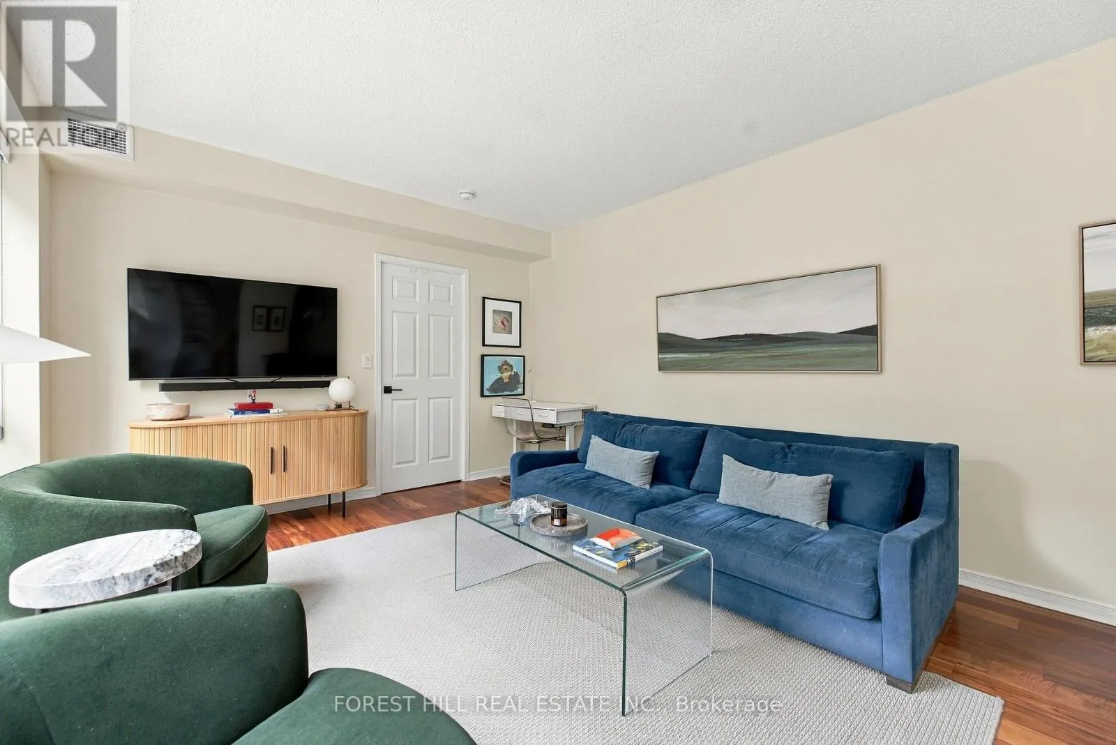 229 - 109 FRONT STREET E