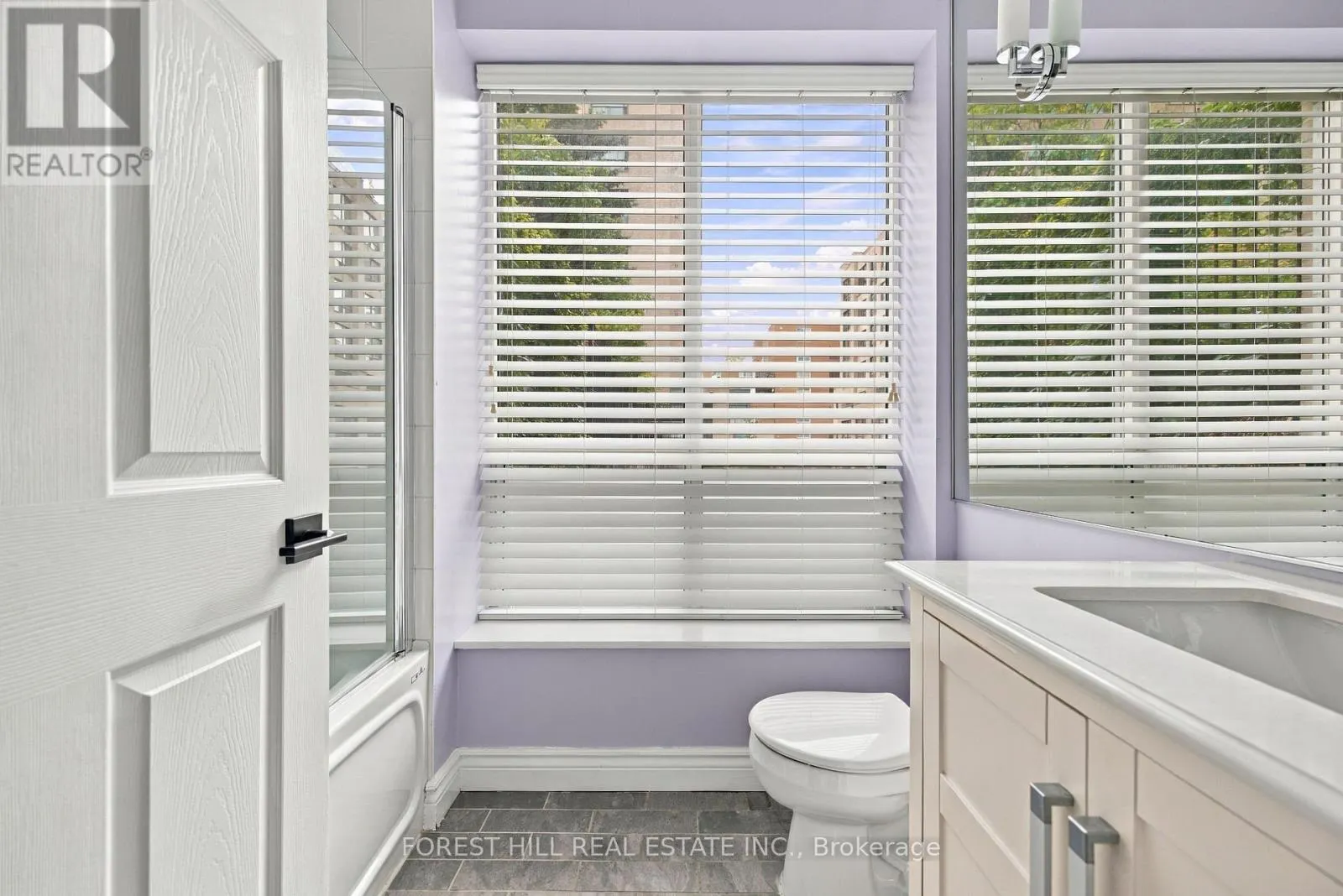 229 - 109 FRONT STREET E