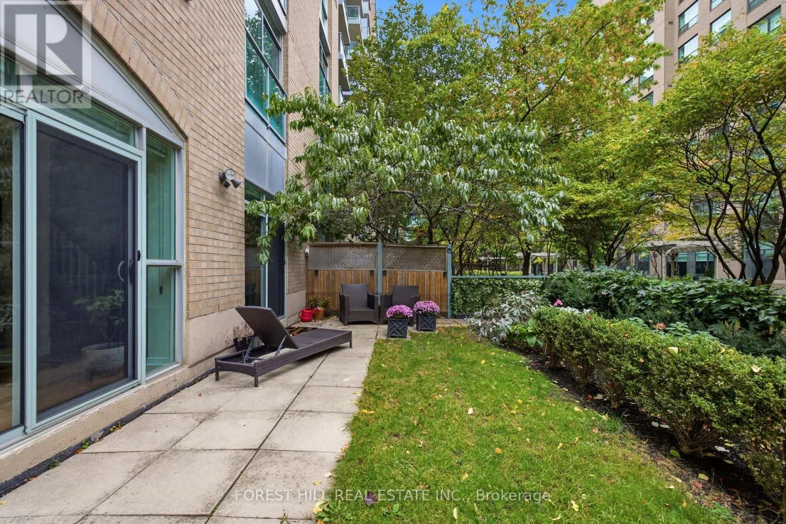 229 - 109 FRONT STREET E