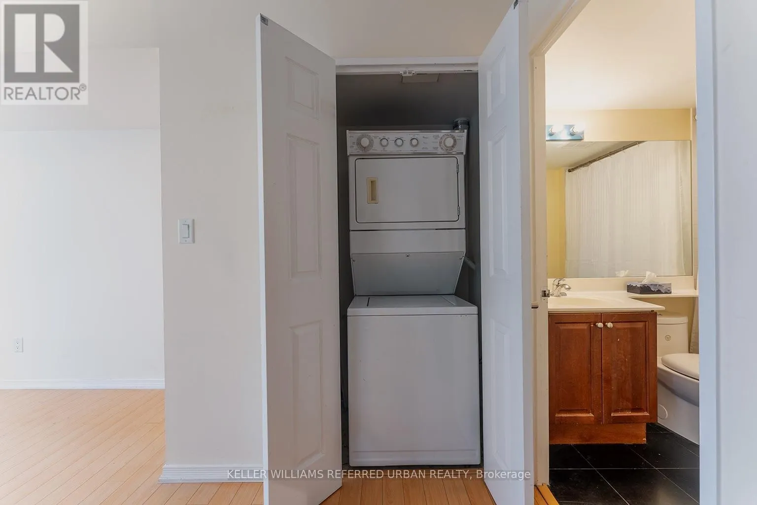 304 - 230 KING STREET E