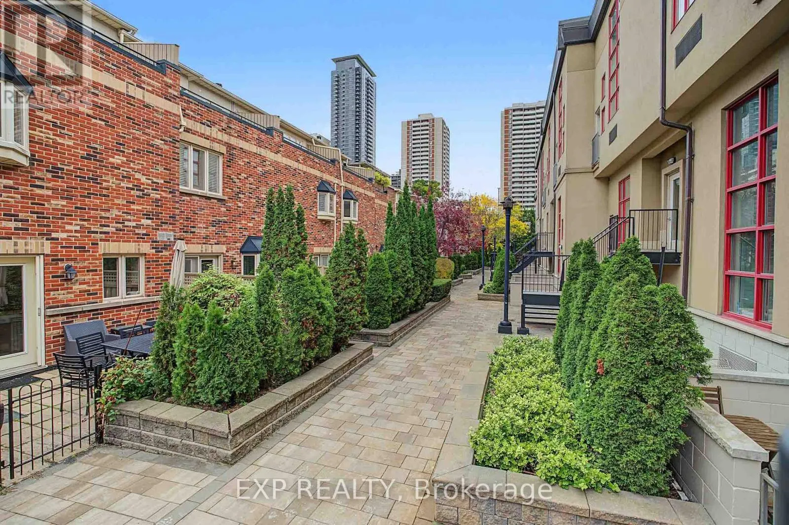 323 - 21 EARL STREET