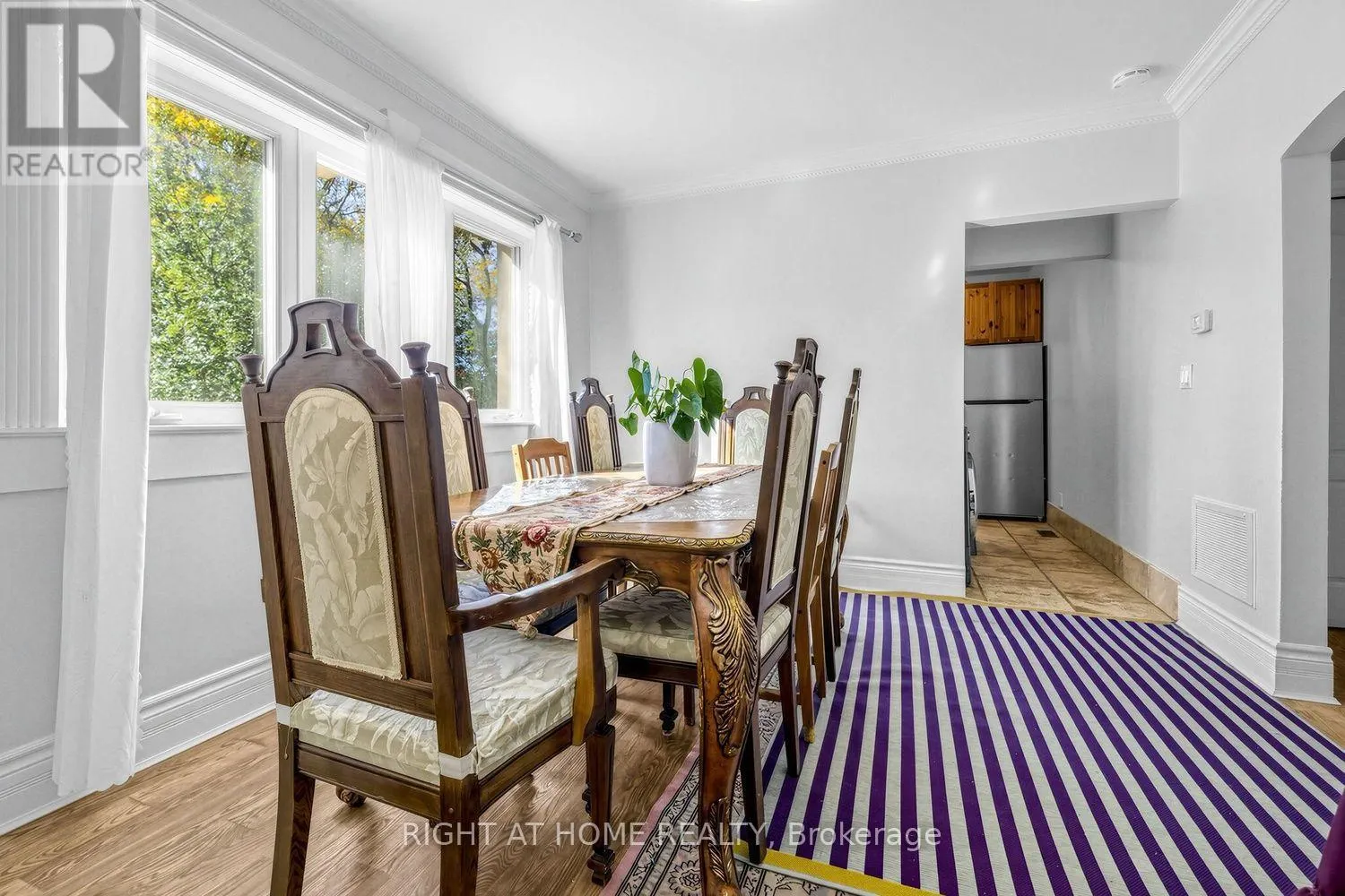 44 CONNAUGHT AVENUE