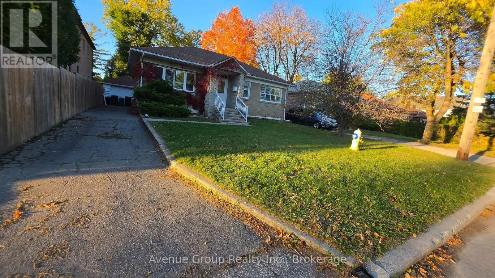 LOWER - 82 CAINES AVENUE