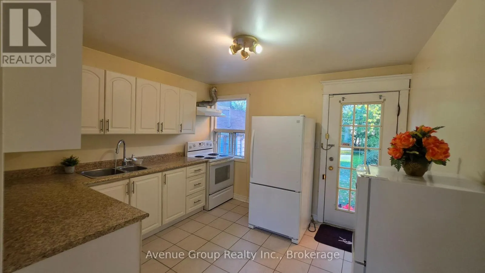 MAIN - 82 CAINES AVENUE