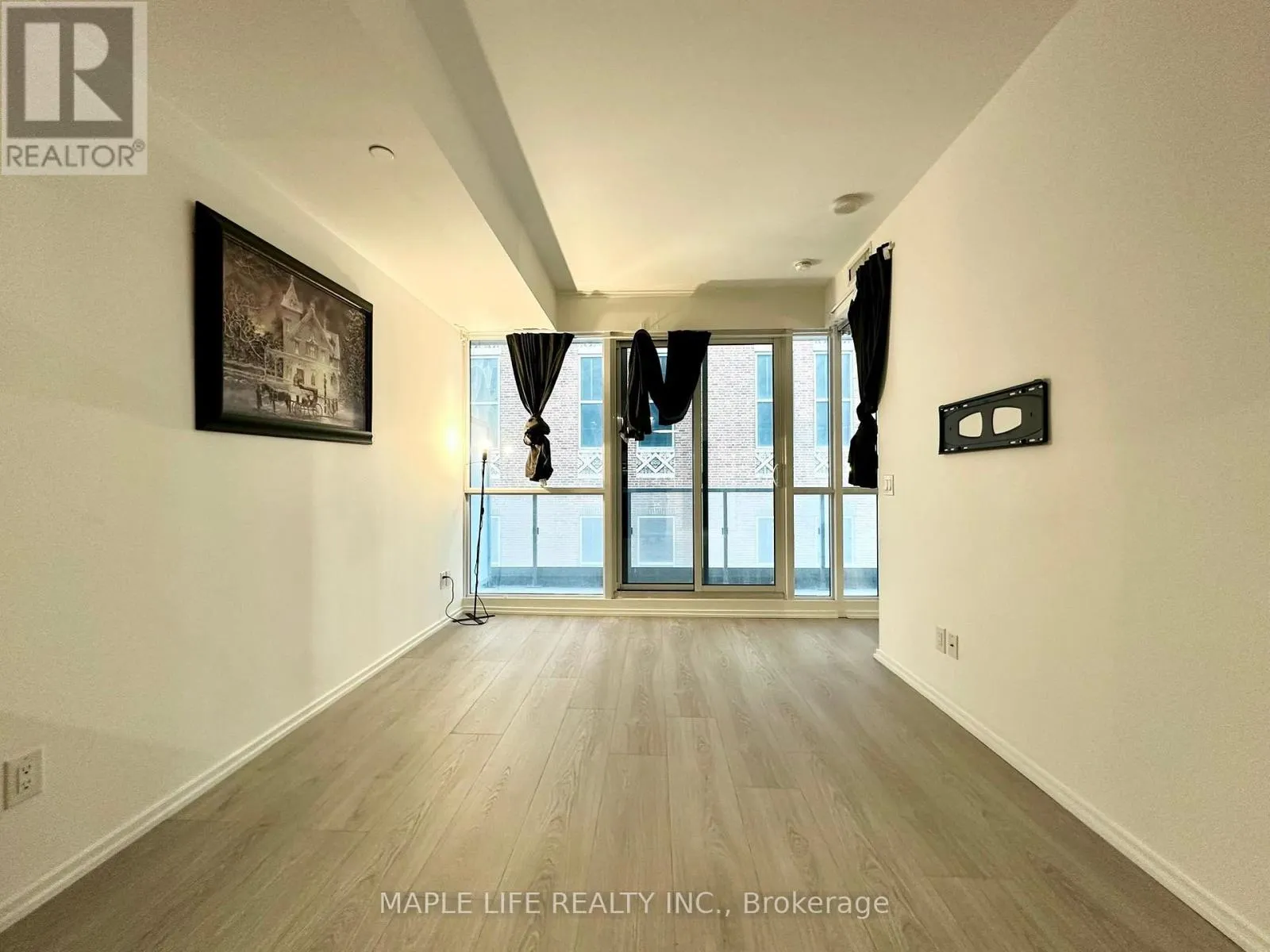 1707 - 70 TEMPERANCE STREET