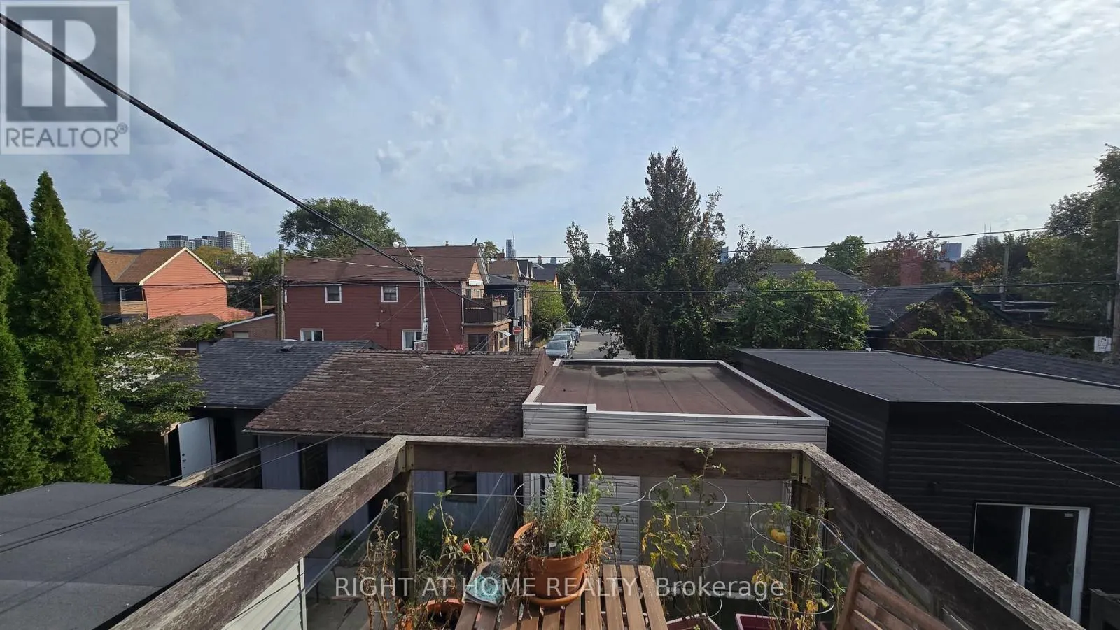 261 GRACE STREET