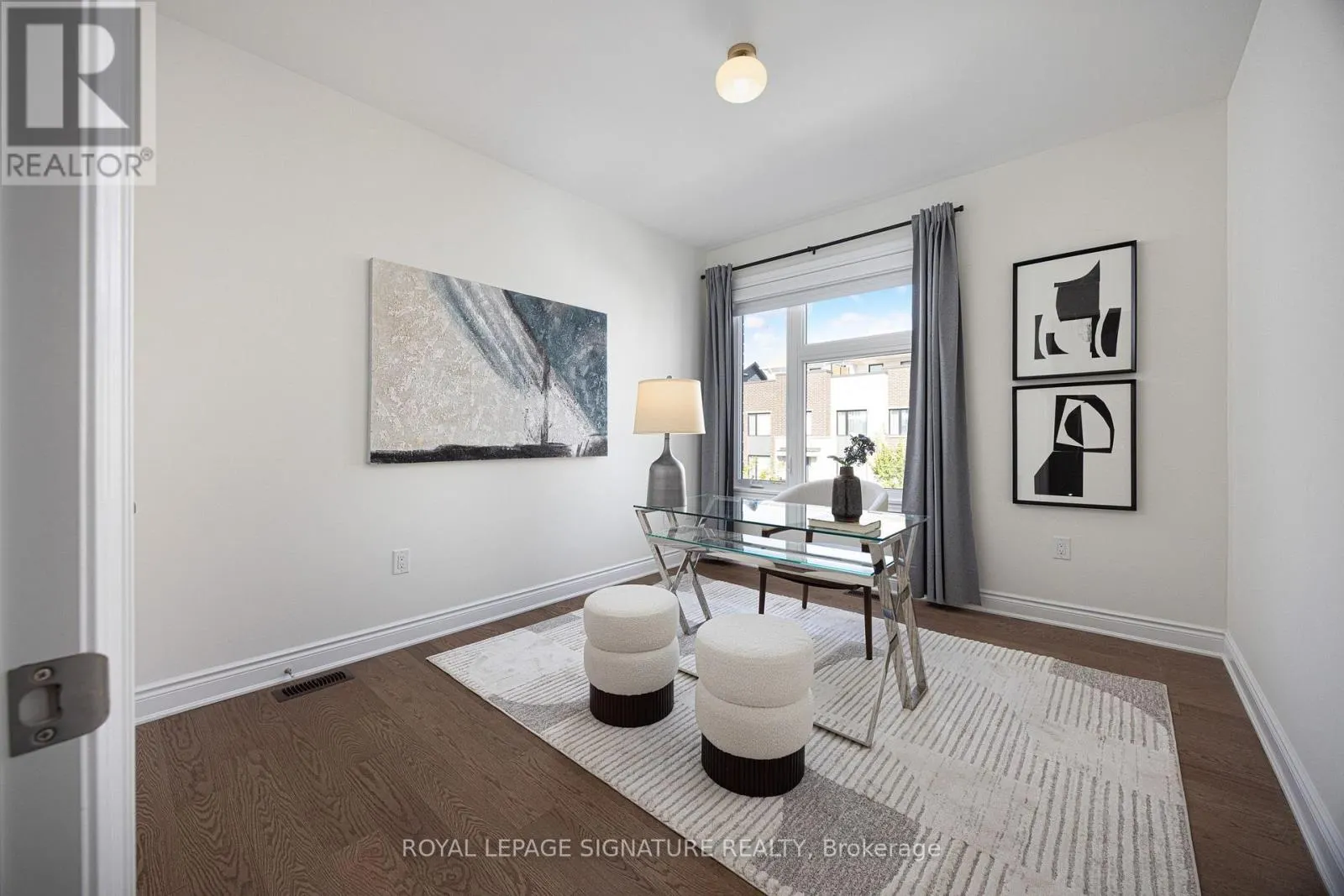 19 HOLLYHOCK COURT