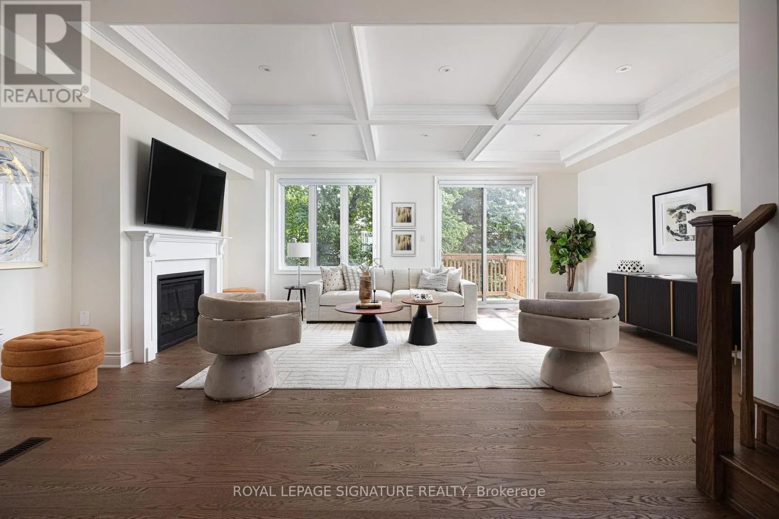 19 HOLLYHOCK COURT