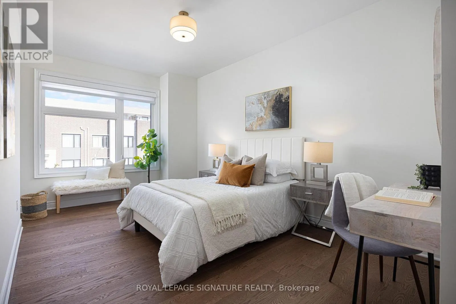 19 HOLLYHOCK COURT