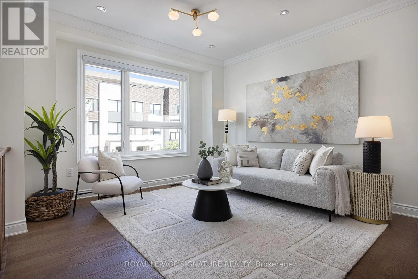 19 HOLLYHOCK COURT