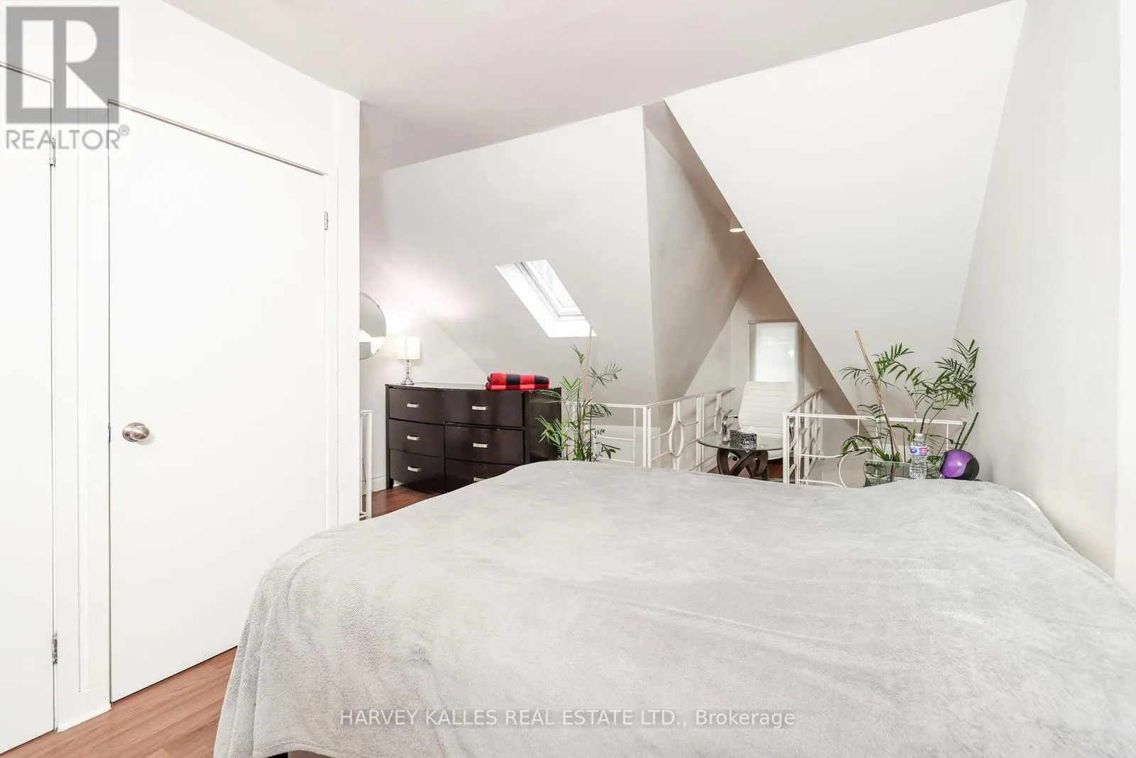 530 RICHMOND STREET W