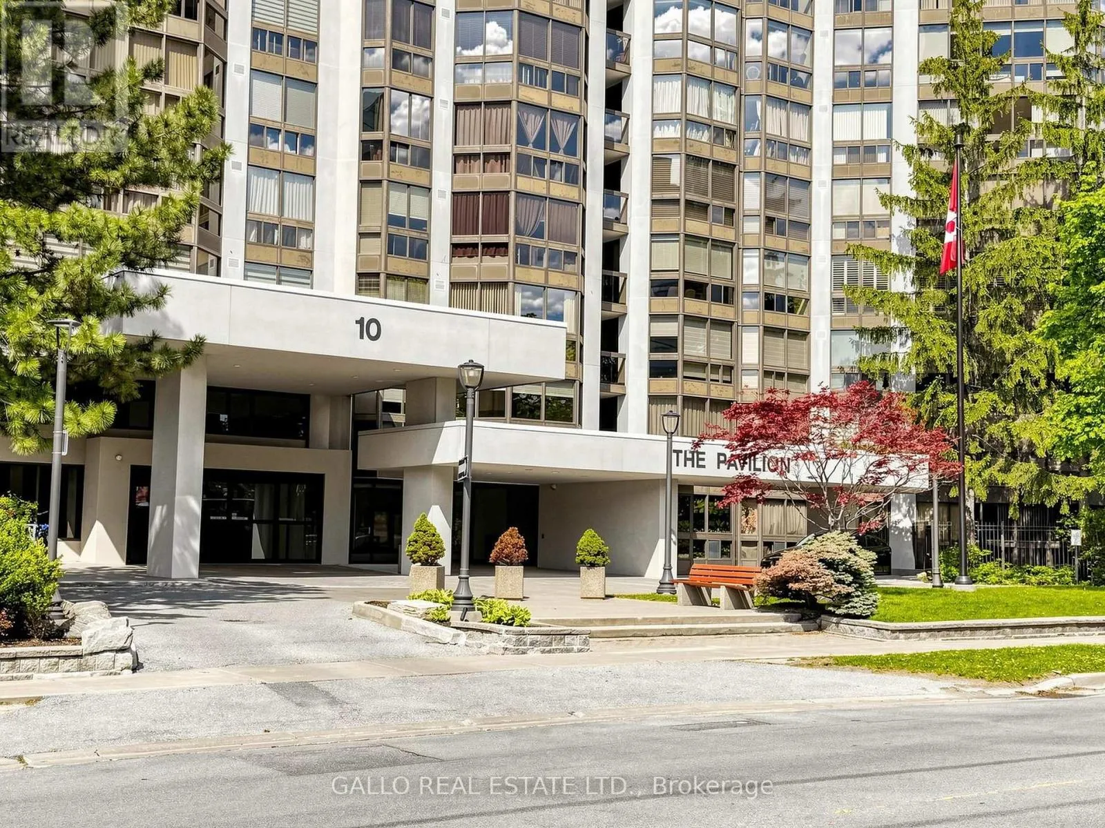 203 - 10 KENNETH AVENUE