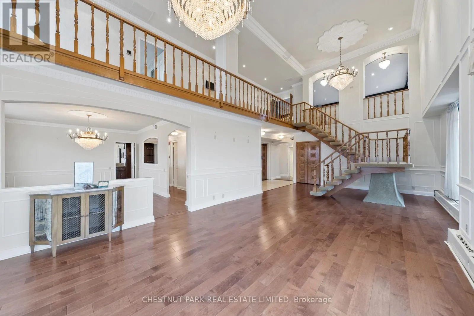 PH 1 - 2600 BATHURST STREET