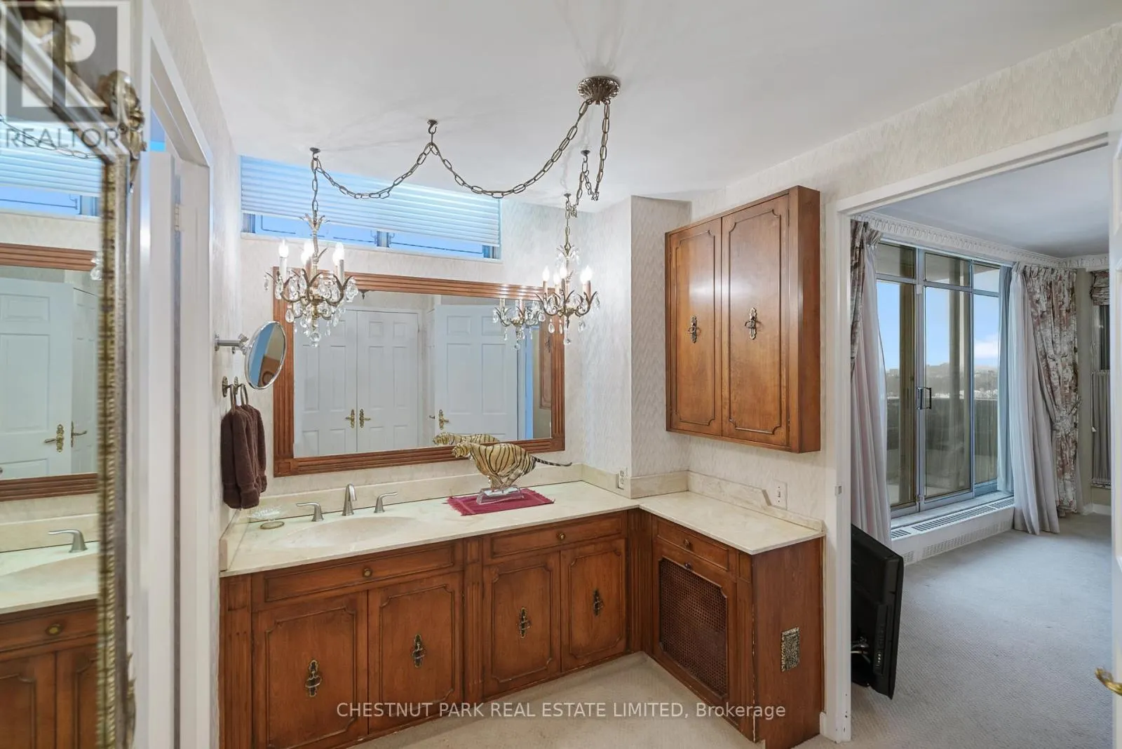 PH 1 - 2600 BATHURST STREET