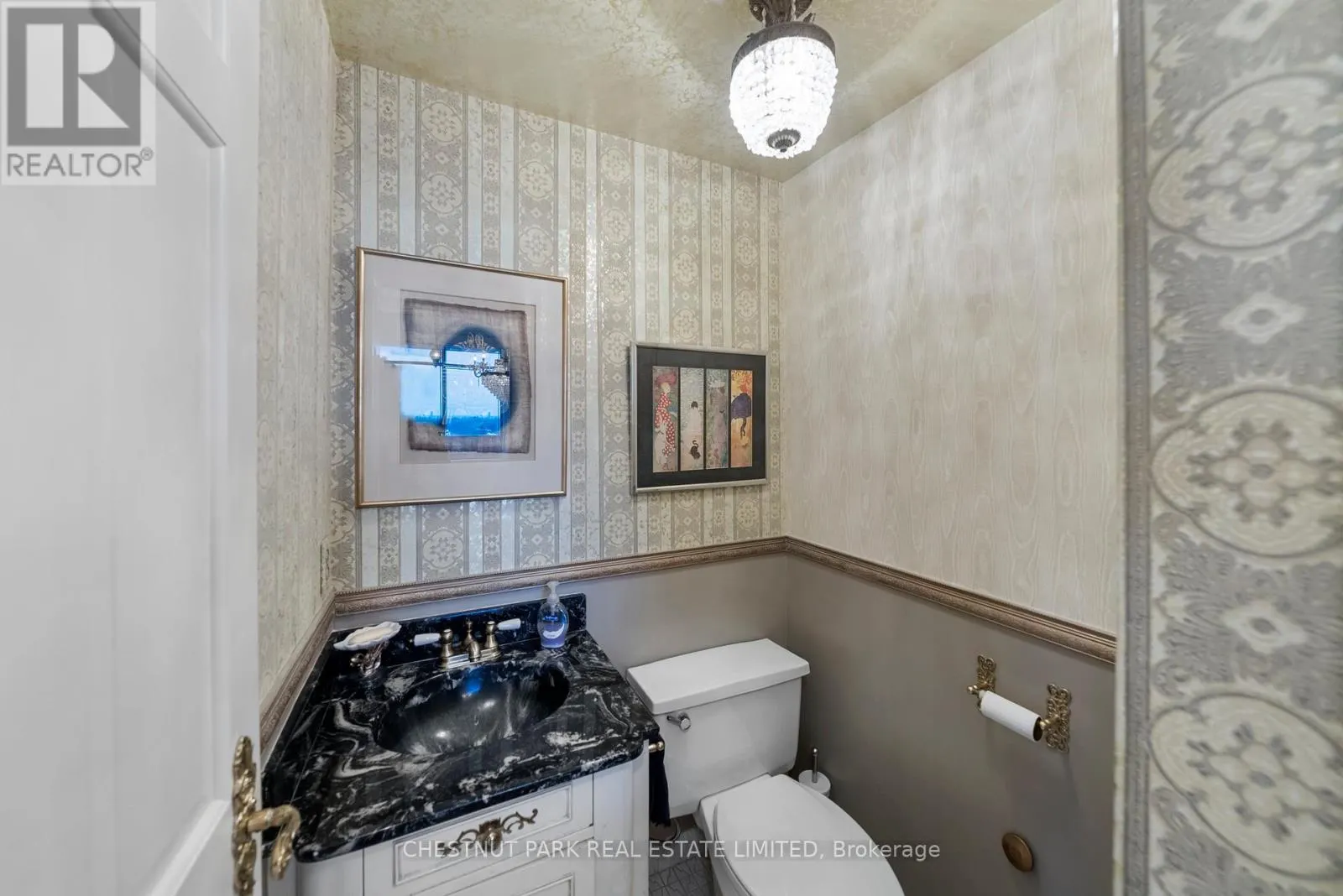 PH 1 - 2600 BATHURST STREET