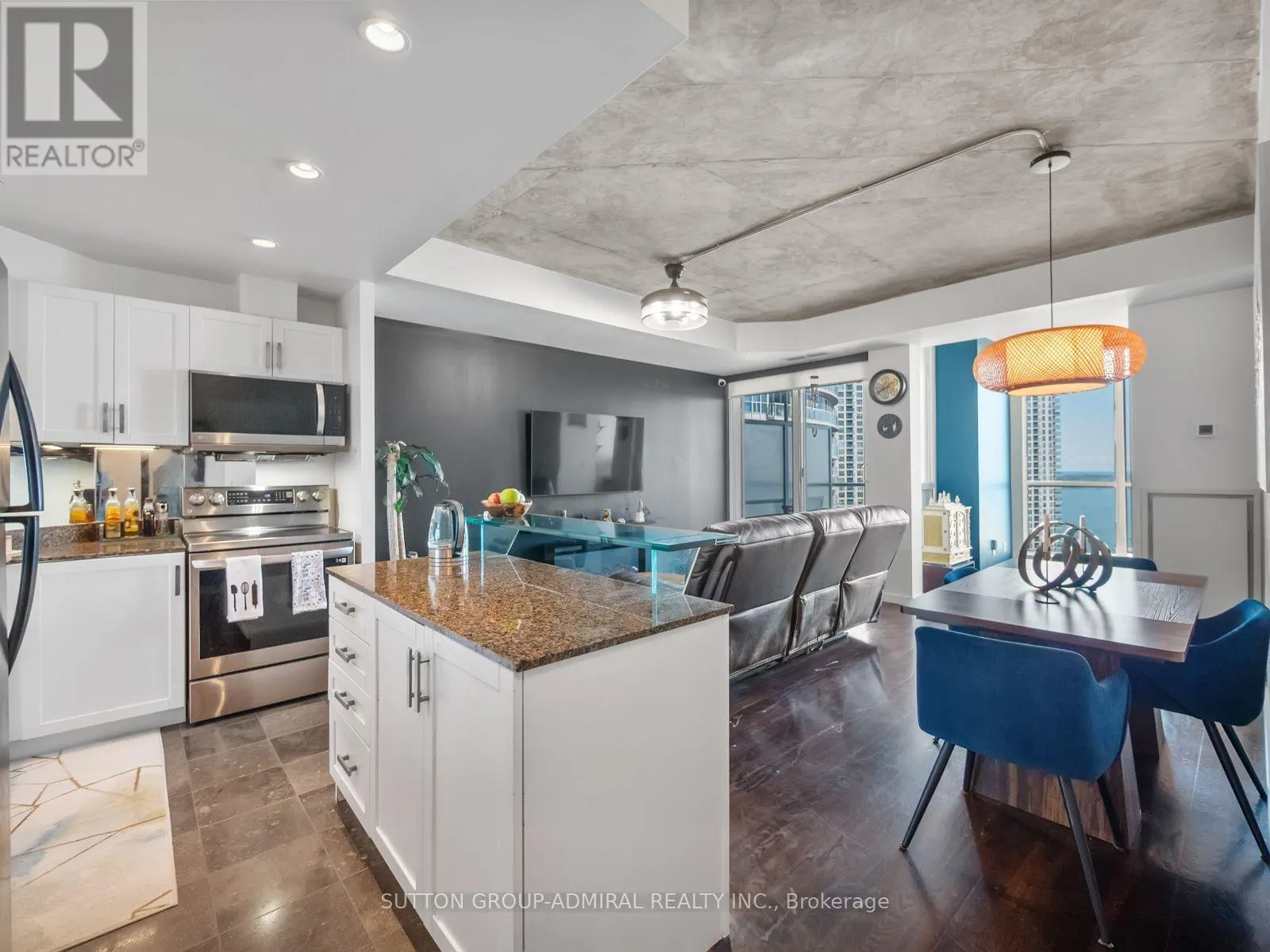 2103 - 218 QUEENS QUAY BOULEVARD W