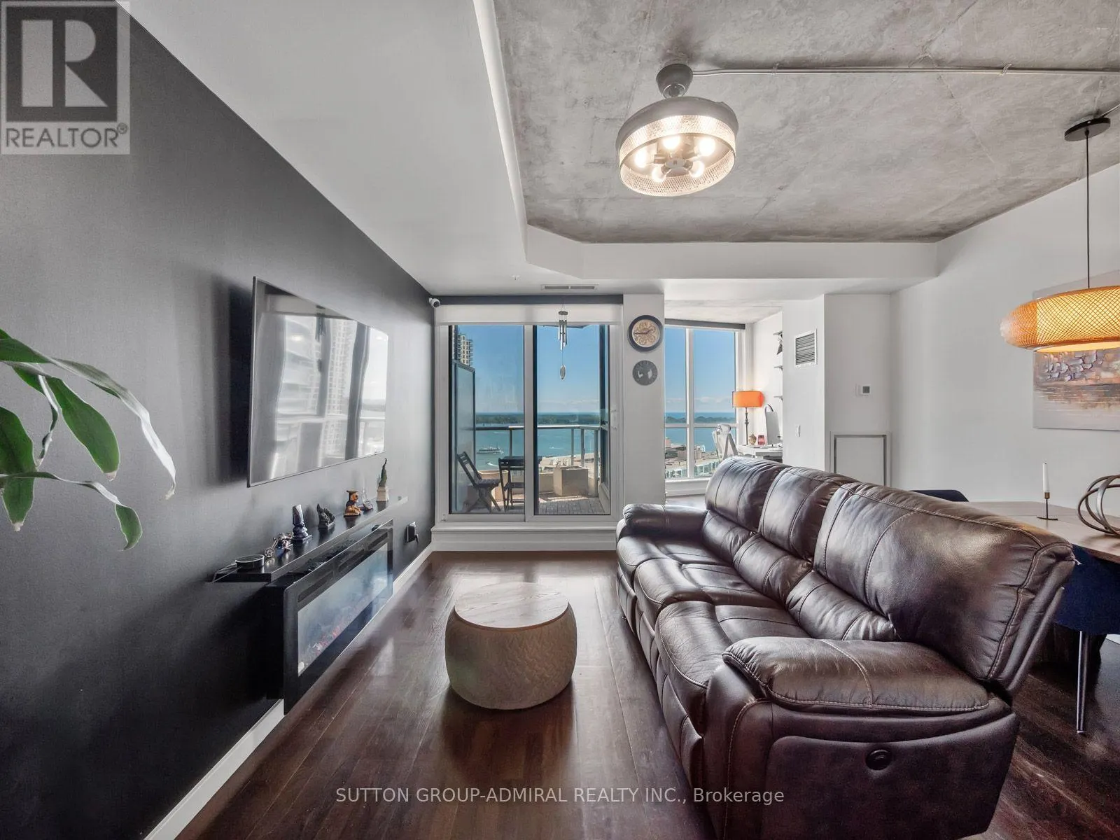 2103 - 218 QUEENS QUAY BOULEVARD W