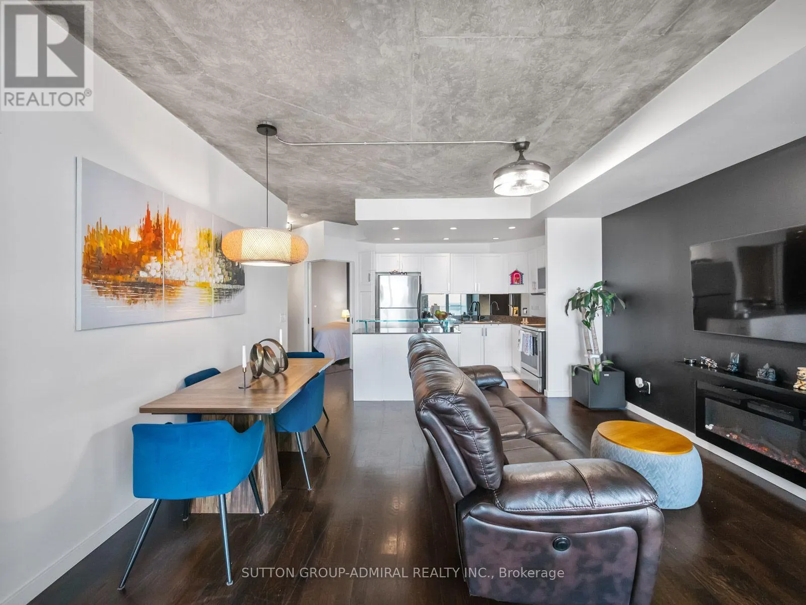 2103 - 218 QUEENS QUAY BOULEVARD W