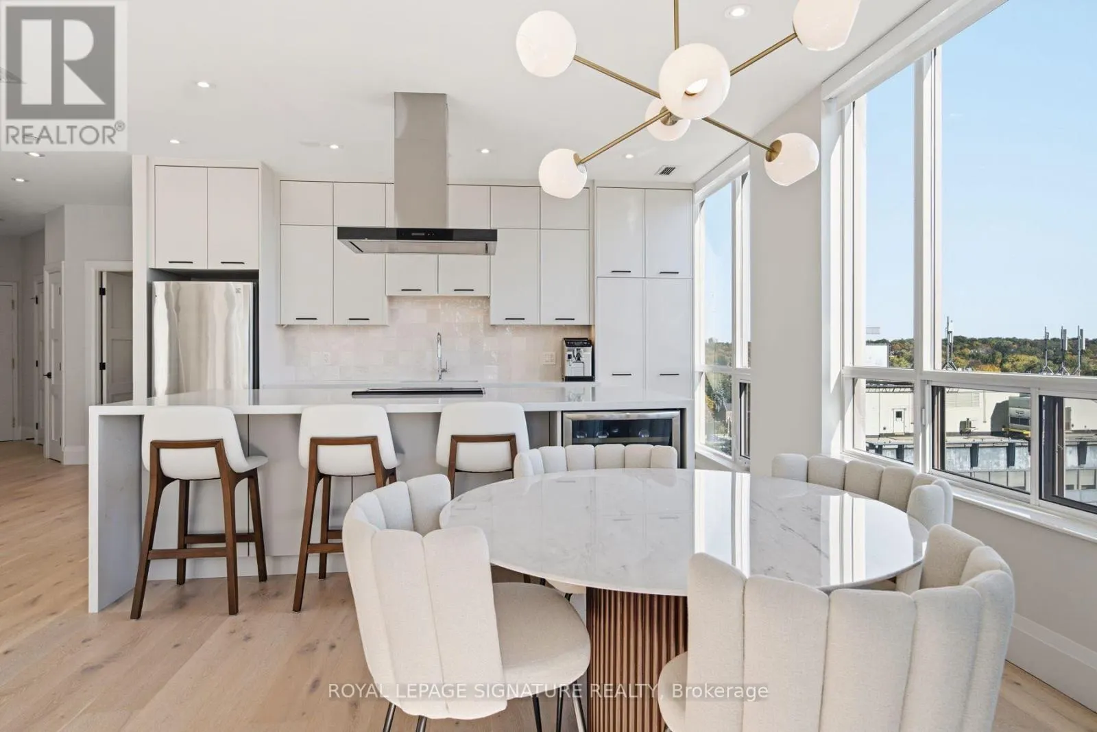 1002 - 980 YONGE STREET