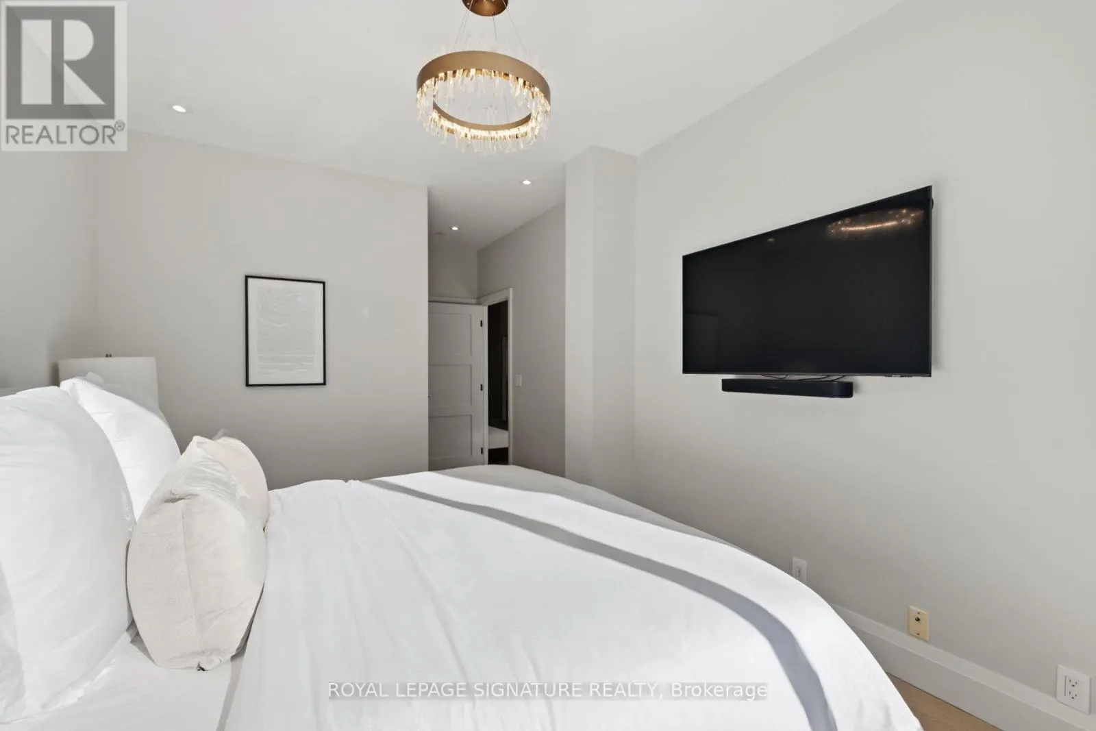 1002 - 980 YONGE STREET