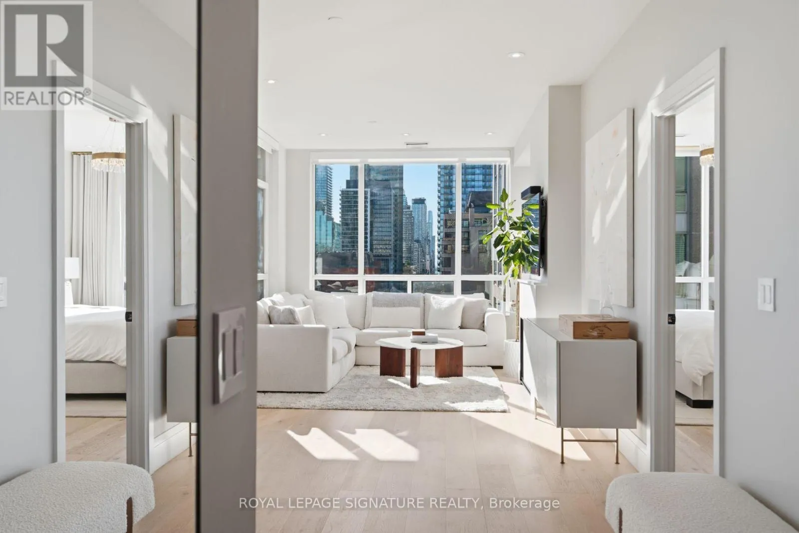 1002 - 980 YONGE STREET