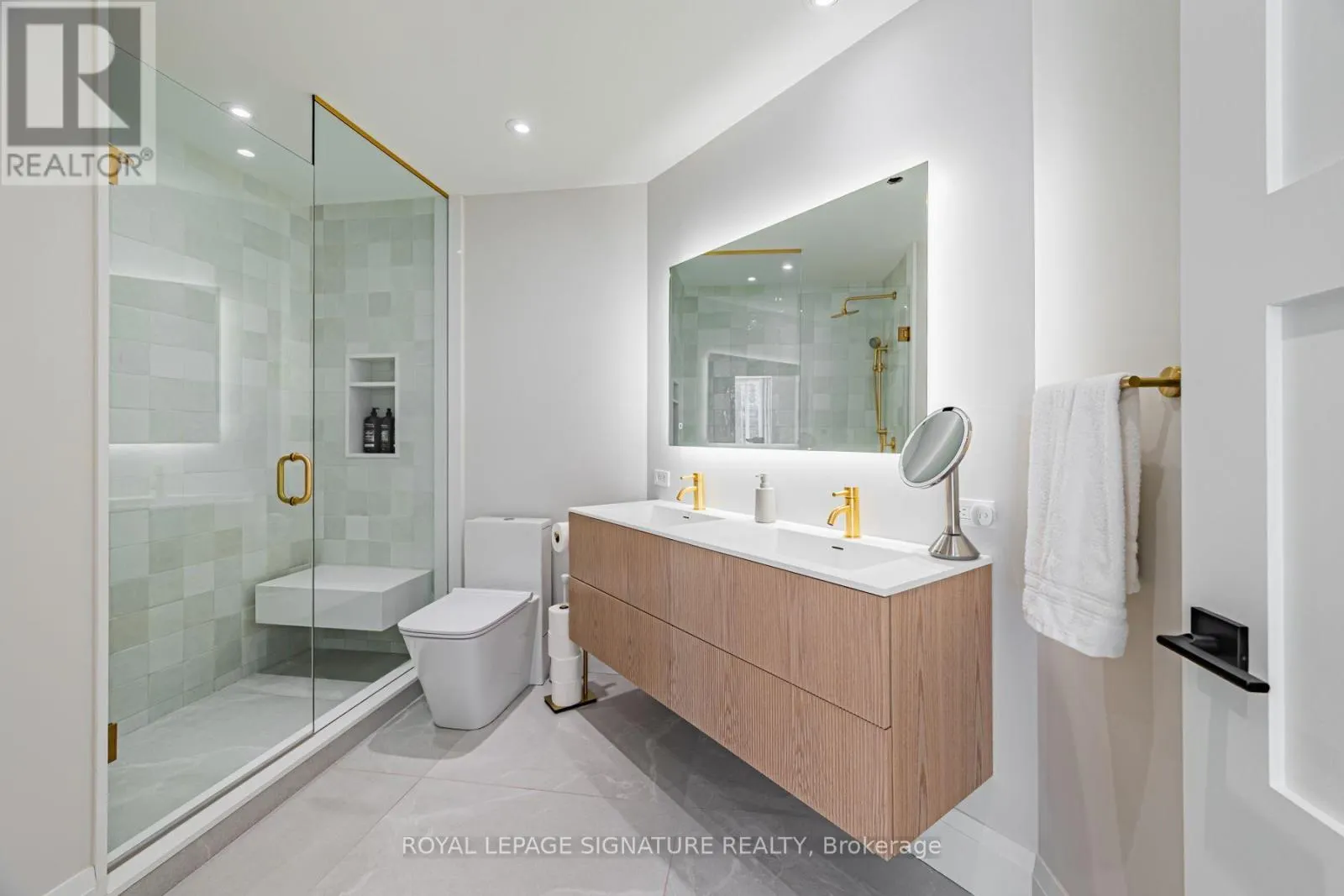 1002 - 980 YONGE STREET