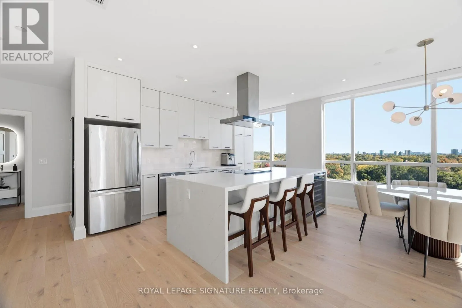 1002 - 980 YONGE STREET