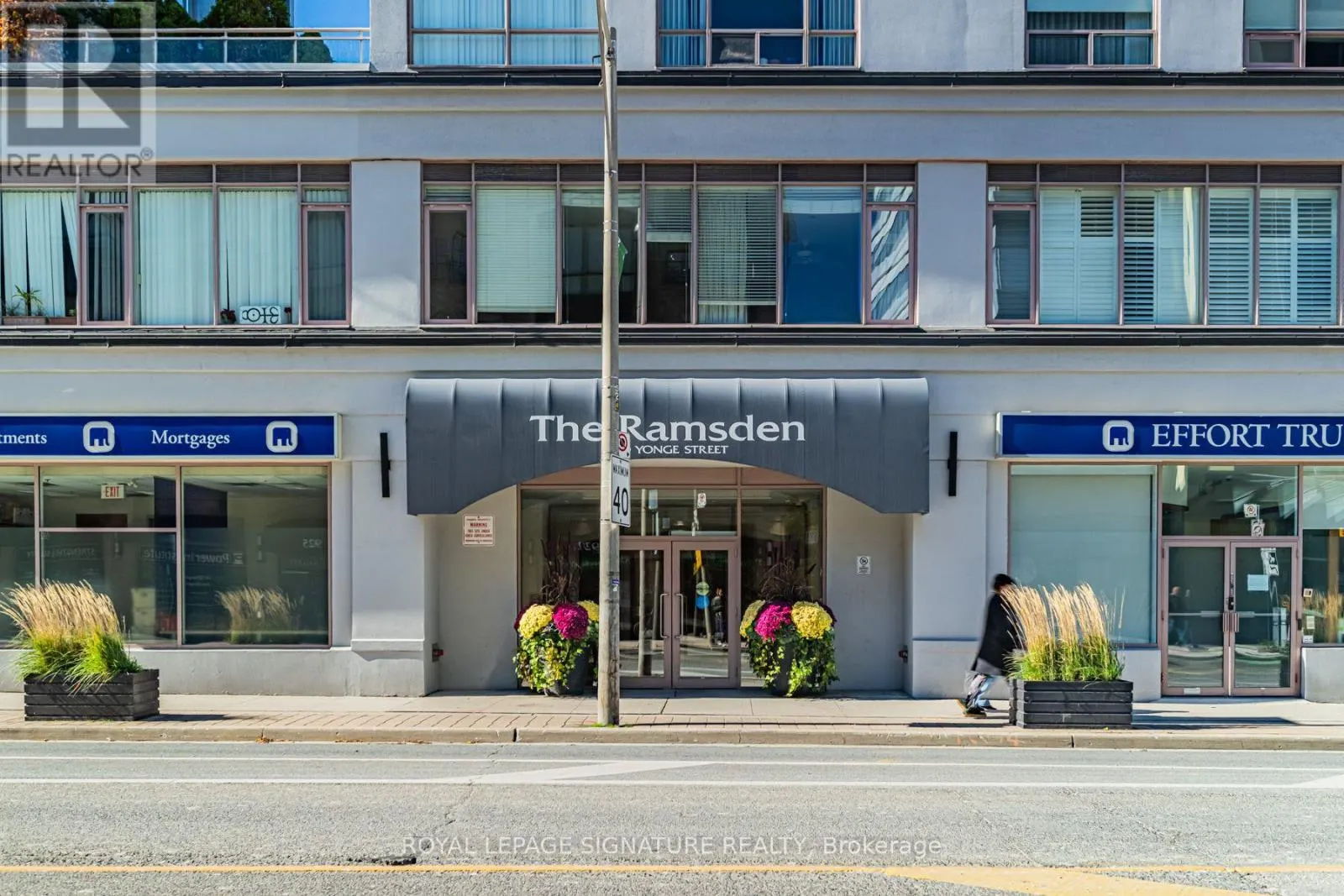 1002 - 980 YONGE STREET