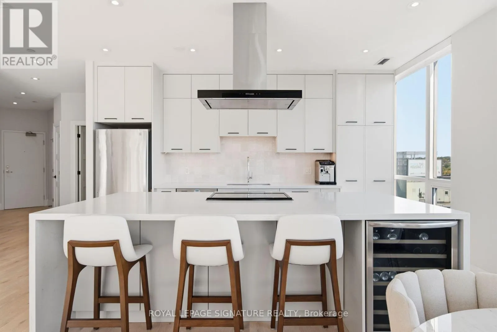1002 - 980 YONGE STREET