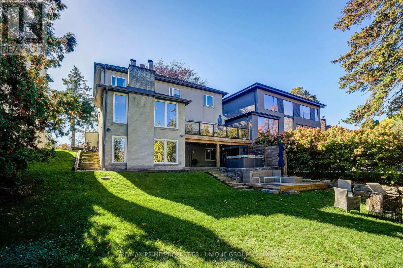 24 CEDARBANK CRESCENT