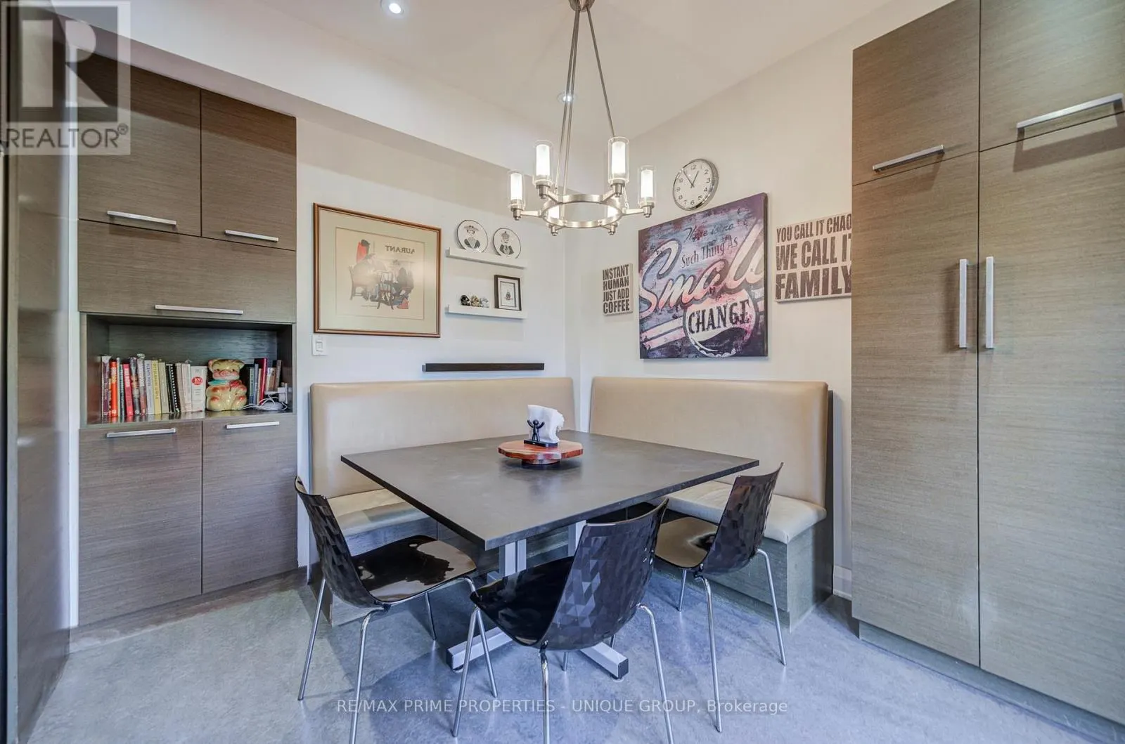 24 CEDARBANK CRESCENT