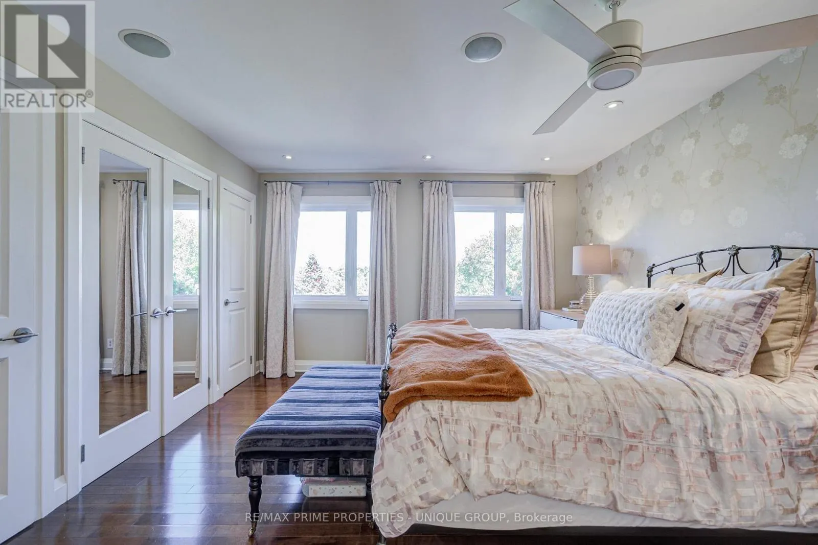24 CEDARBANK CRESCENT